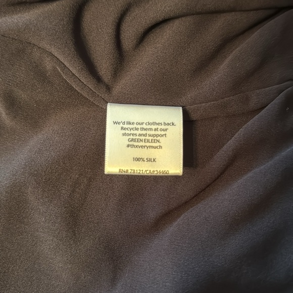 Elegant Eileen Fisher Navy 100% silk Sleeveless Top extra long - Picture 8 of 8